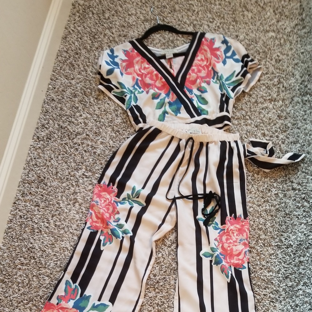 Palazzo pants and top